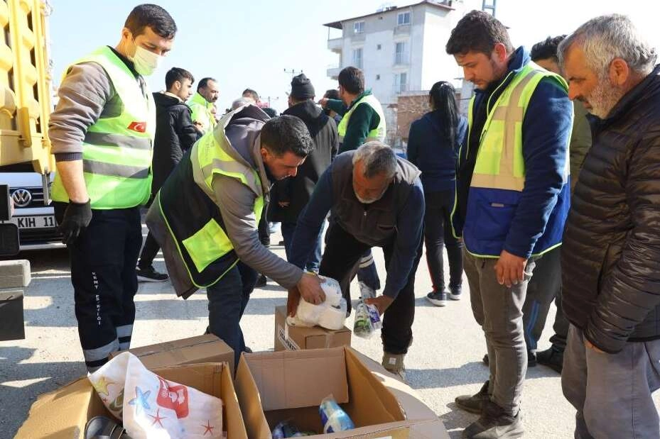 Büyükşehir yaralara merhem oluyor