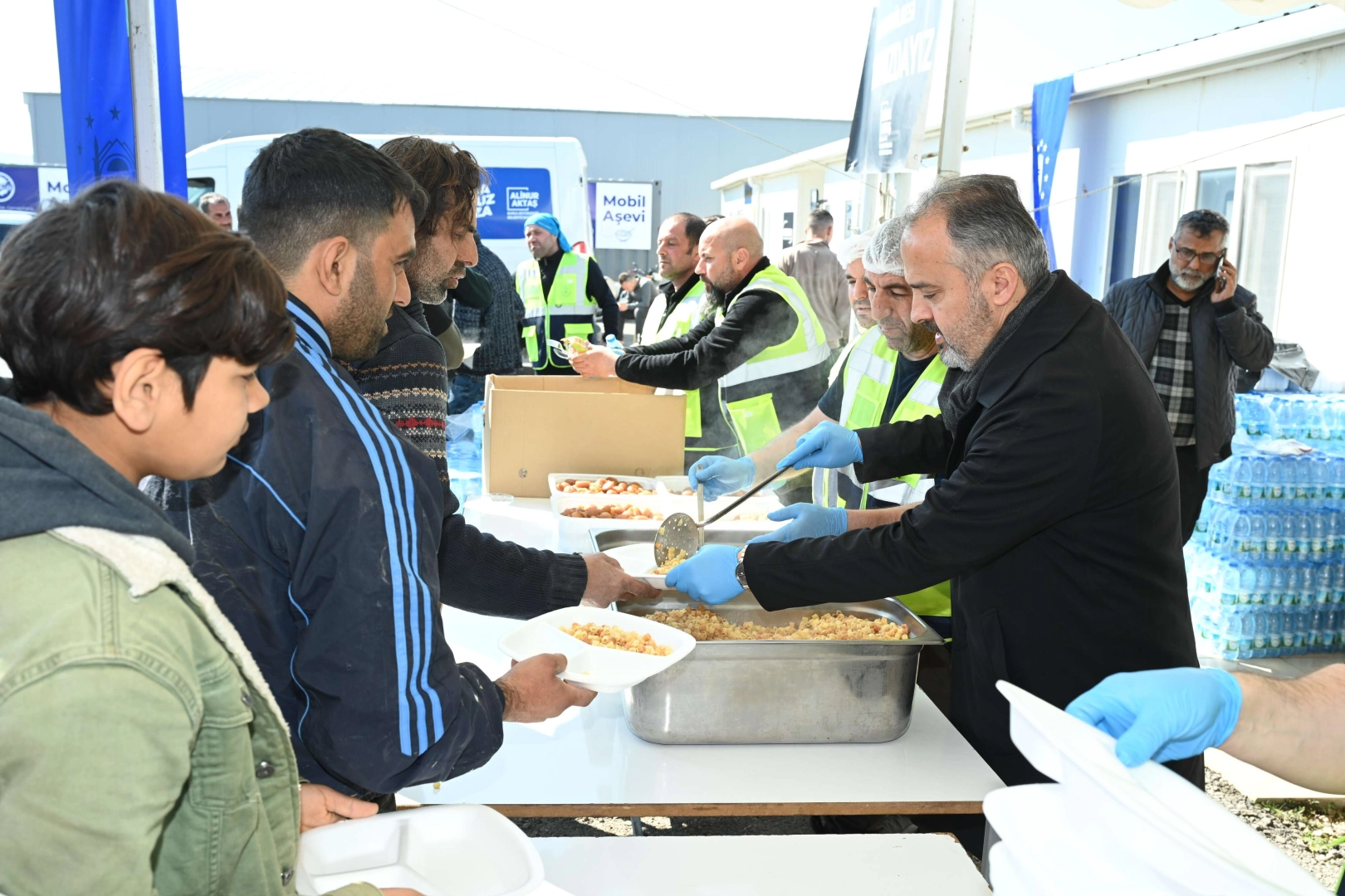 ‘Çarklar durmasın’ diye işçinin karavanası Bursa’dan