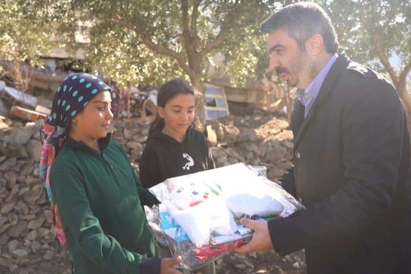 Yıldırım’dan depremzede çocuklara oyuncak