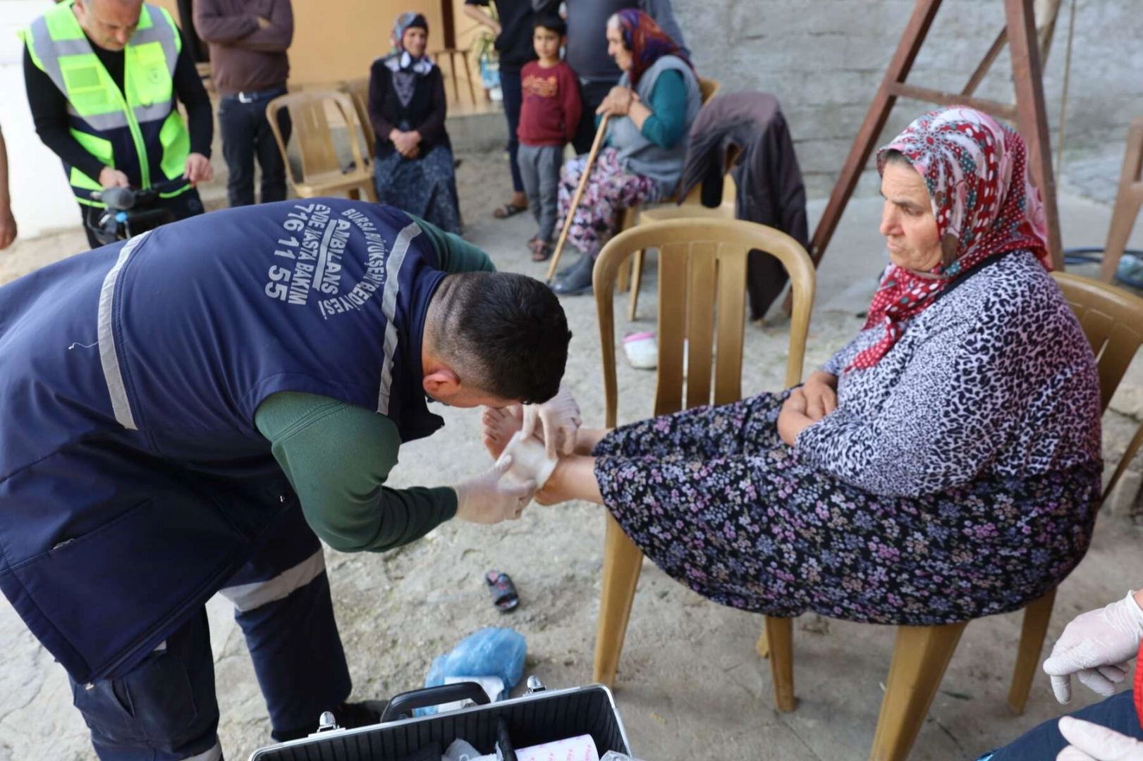 Sağlık hizmetleri depremzedelerin ayağına gidiyor