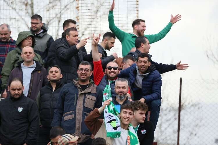 Bursaspor taraftarı İnegöl deplasmanında (FOTO GALERİ)