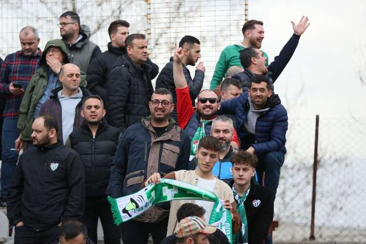 Bursaspor taraftarı İnegöl deplasmanında (FOTO GALERİ)