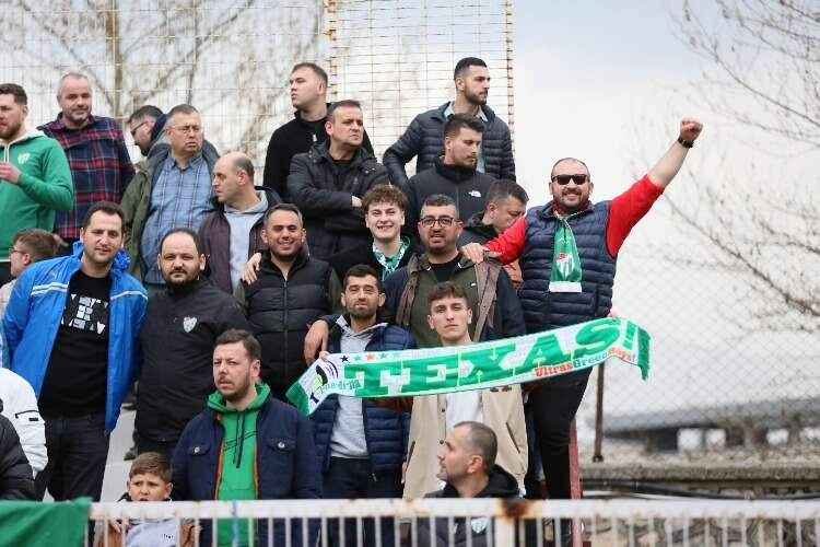 Bursaspor taraftarı İnegöl deplasmanında (FOTO GALERİ)