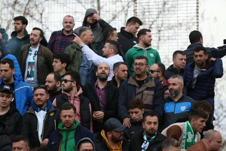 Bursaspor taraftarı İnegöl deplasmanında (FOTO GALERİ)