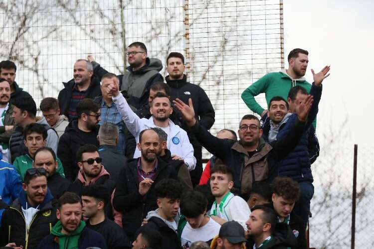 Bursaspor taraftarı İnegöl deplasmanında (FOTO GALERİ)