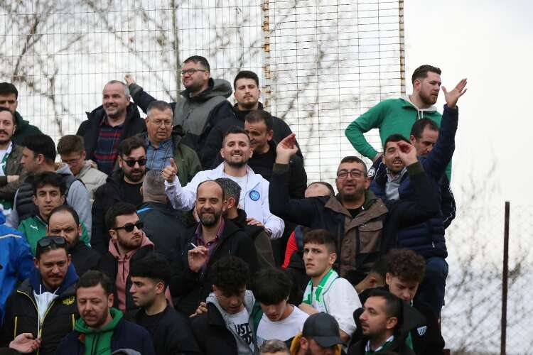 Bursaspor taraftarı İnegöl deplasmanında (FOTO GALERİ)