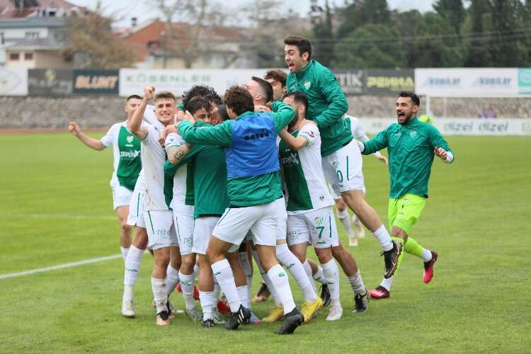 Bursaspor taraftarı İnegöl deplasmanında (FOTO GALERİ)