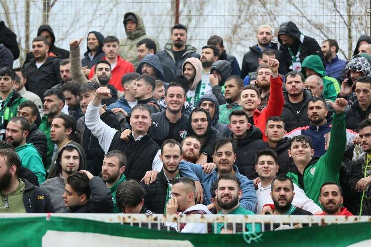 Bursaspor taraftarı İnegöl deplasmanında (FOTO GALERİ)