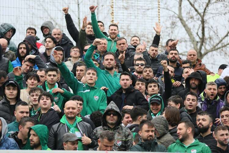 Bursaspor taraftarı İnegöl deplasmanında (FOTO GALERİ)