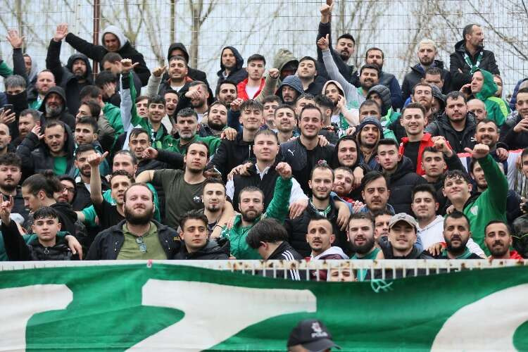 Bursaspor taraftarı İnegöl deplasmanında (FOTO GALERİ)