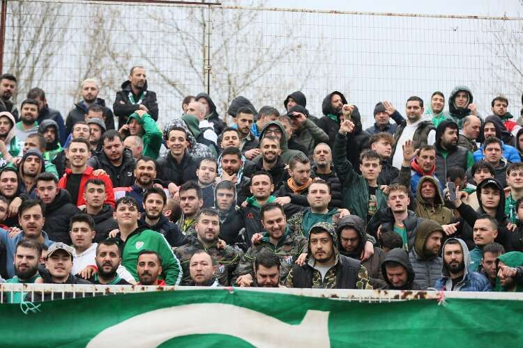 Bursaspor taraftarı İnegöl deplasmanında (FOTO GALERİ)