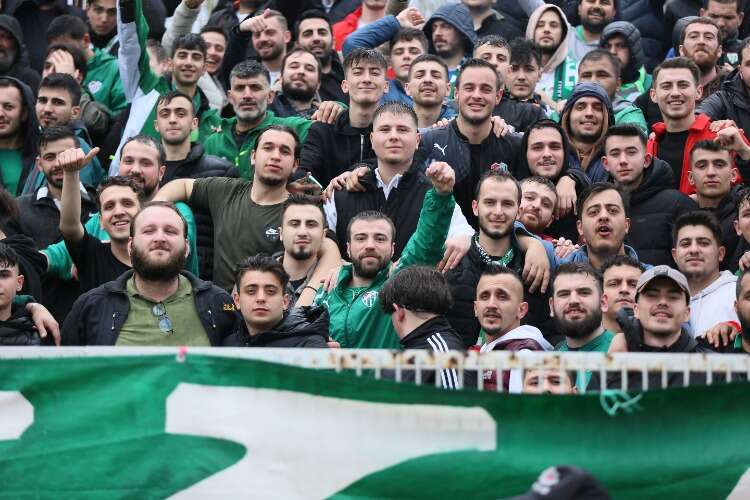 Bursaspor taraftarı İnegöl deplasmanında (FOTO GALERİ)