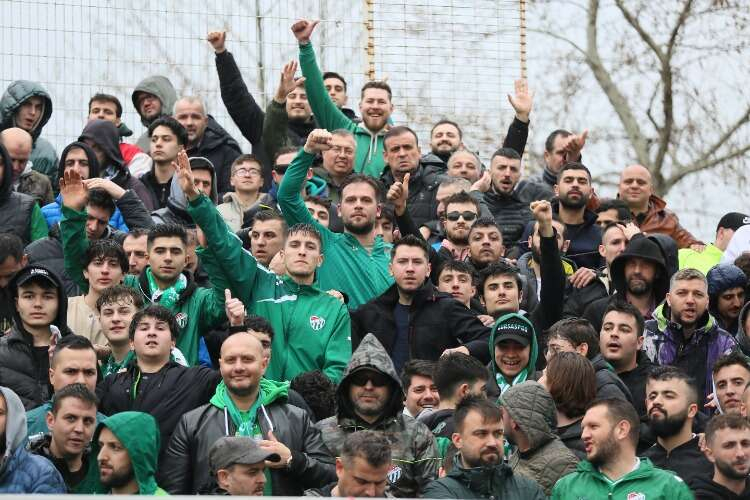 Bursaspor taraftarı İnegöl deplasmanında (FOTO GALERİ)