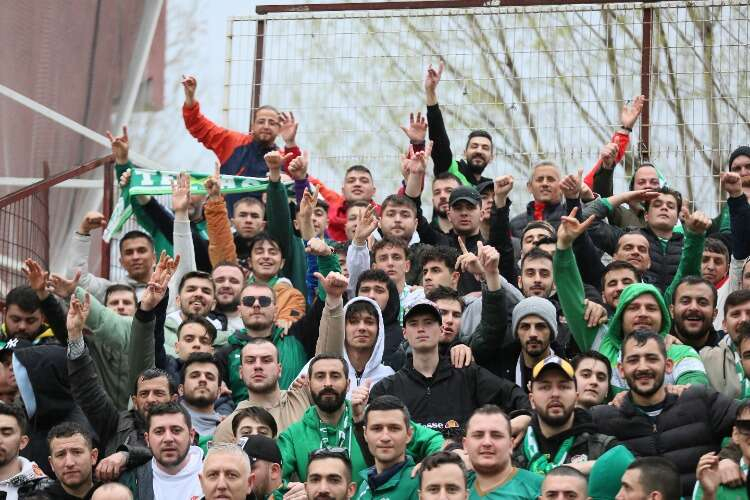 Bursaspor taraftarı İnegöl deplasmanında (FOTO GALERİ)