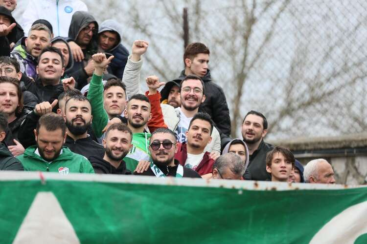 Bursaspor taraftarı İnegöl deplasmanında (FOTO GALERİ)