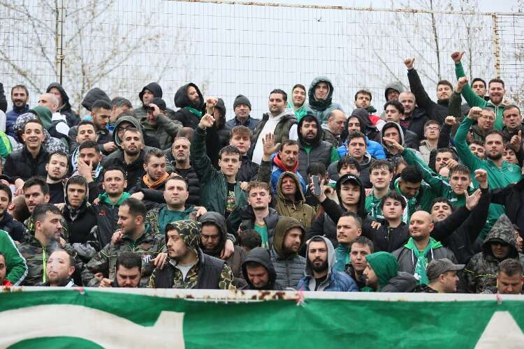 Bursaspor taraftarı İnegöl deplasmanında (FOTO GALERİ)