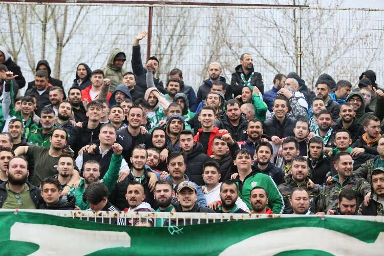 Bursaspor taraftarı İnegöl deplasmanında (FOTO GALERİ)