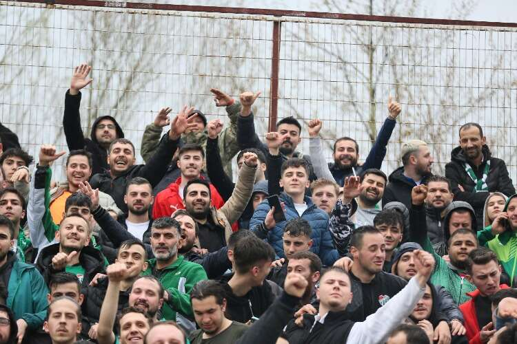 Bursaspor taraftarı İnegöl deplasmanında (FOTO GALERİ)