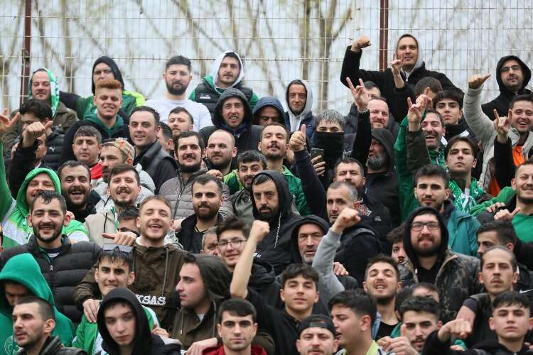 Bursaspor taraftarı İnegöl deplasmanında (FOTO GALERİ)