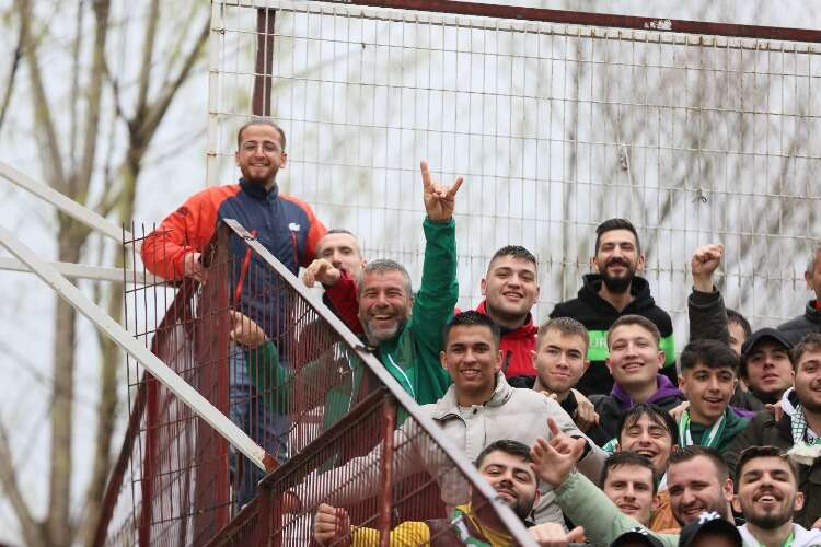 Bursaspor taraftarı İnegöl deplasmanında (FOTO GALERİ)