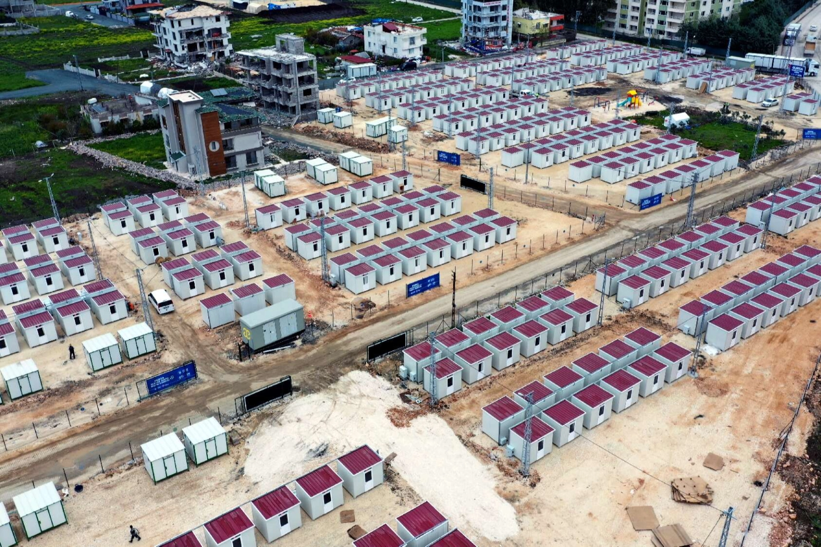 Hatay’ın Bursa mahallelerinde yaşam başlıyor