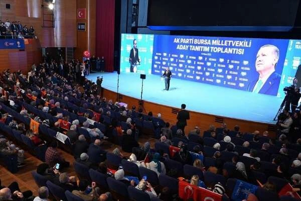 AK Parti ve CHP Bursa’da aday şov için yarıştı! Kim kazandı?