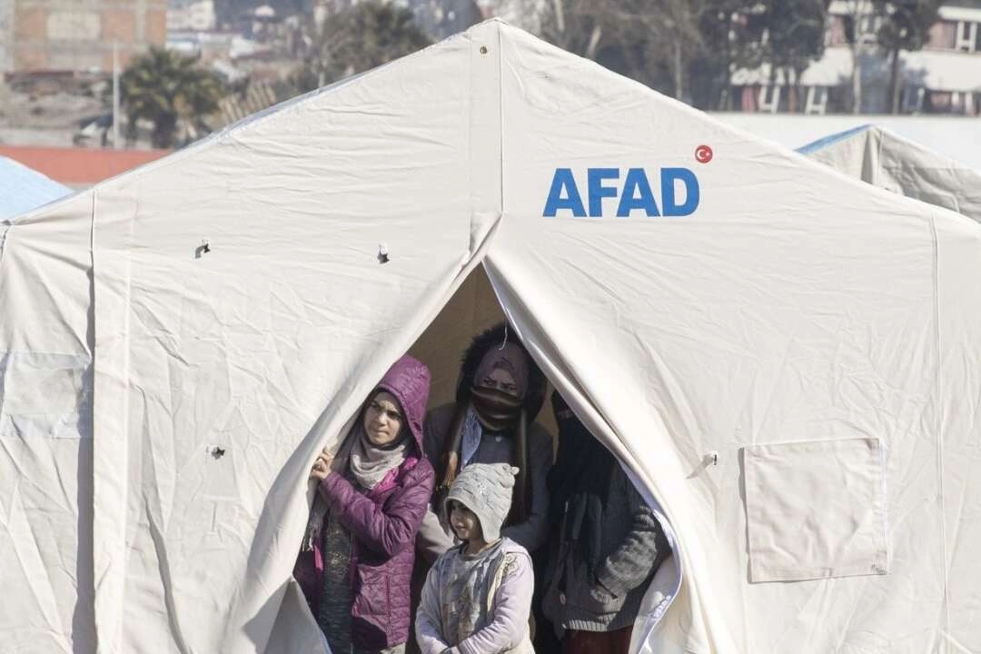 942 çadır depoya kaldırıldı