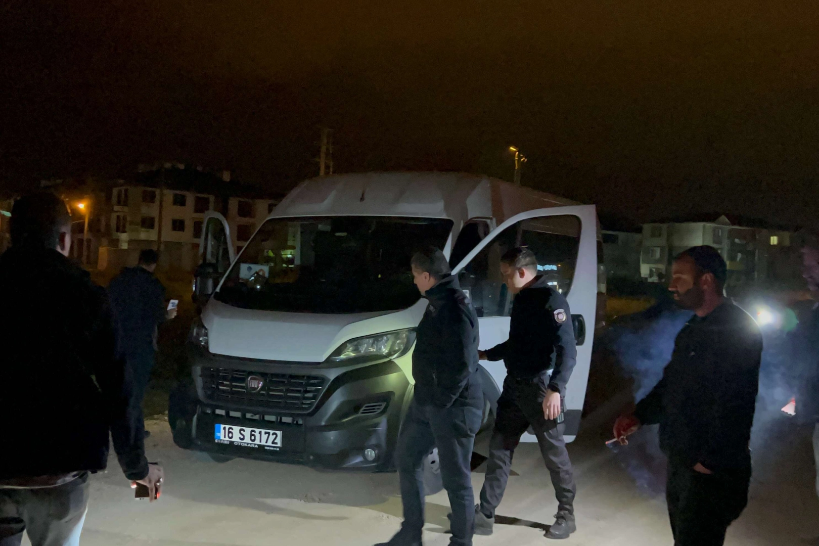 Kaçarken polis otosuna çarpan alkollü sürücü nefes kesen kovalamacayla yakalandı