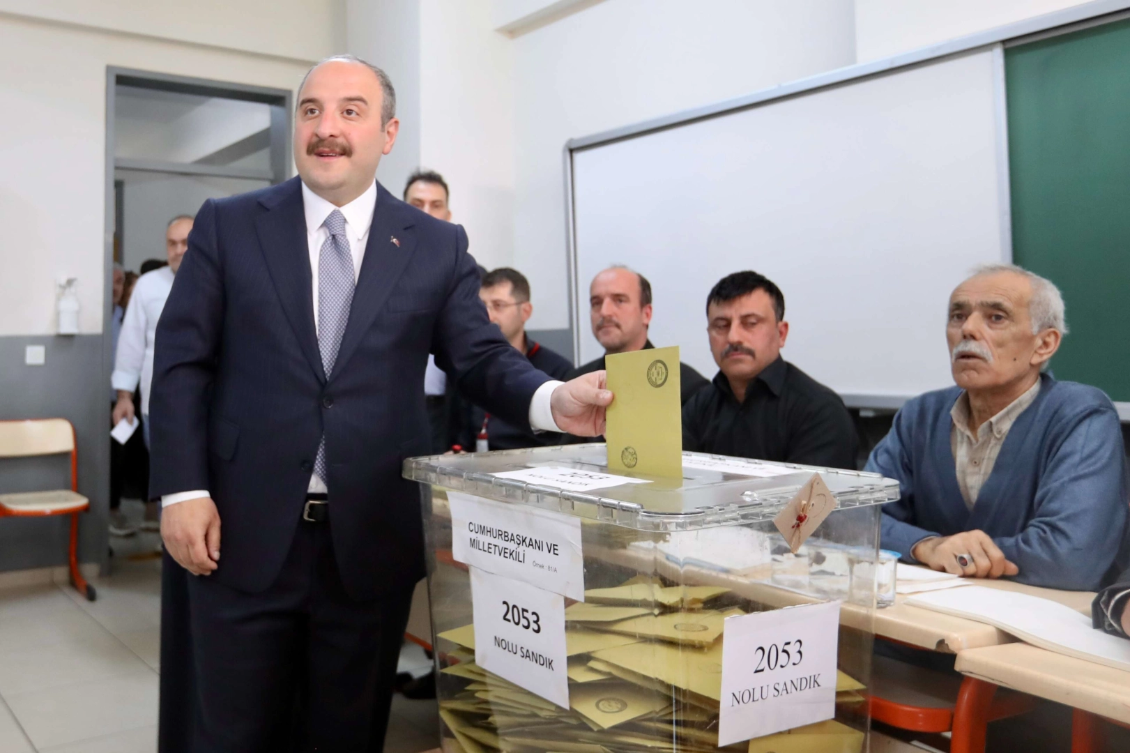 Sanayi ve Teknoloji Bakanı Mustafa Varank, oyunu Bursa'da kullandı