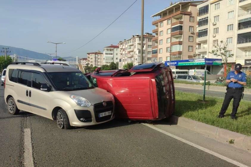 Yol verme tartışması kazaya davetiye çıkarttı.