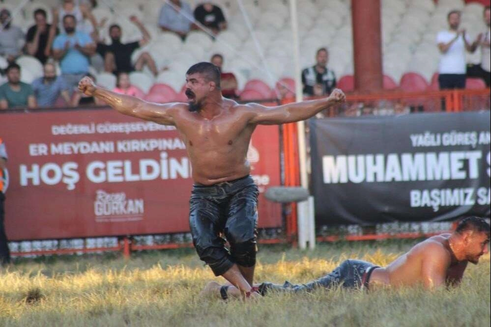 Başpehlivanlık mahkeme kararıyla el değiştiriyor.