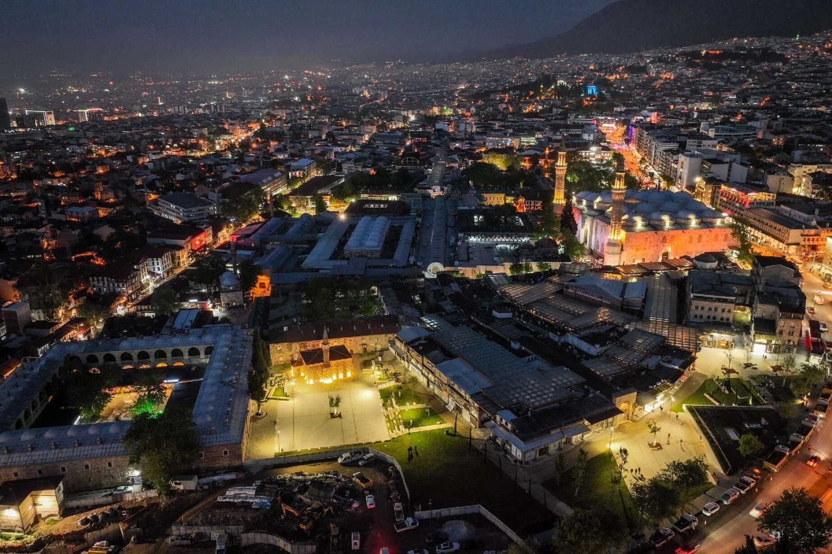 Bursa’da hizmet son sürat devam ediyor