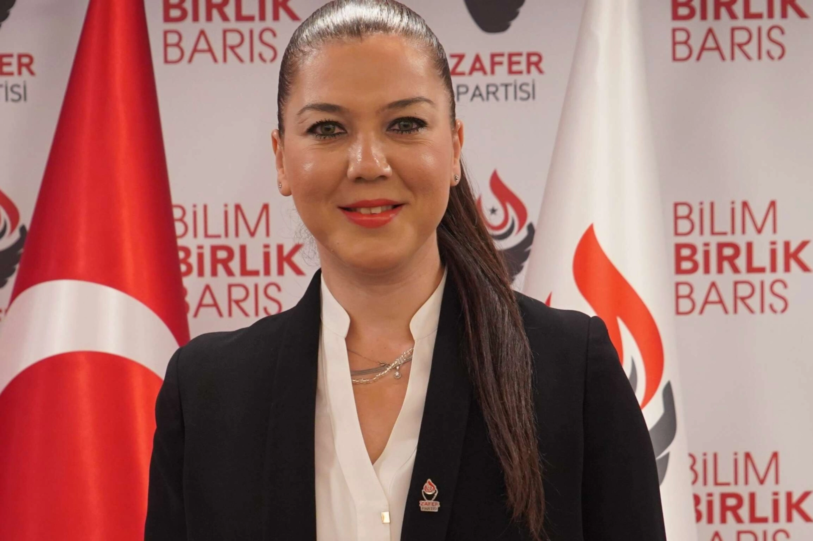 Sevda Özbek Zafer Partisi'nden İstifa Etti