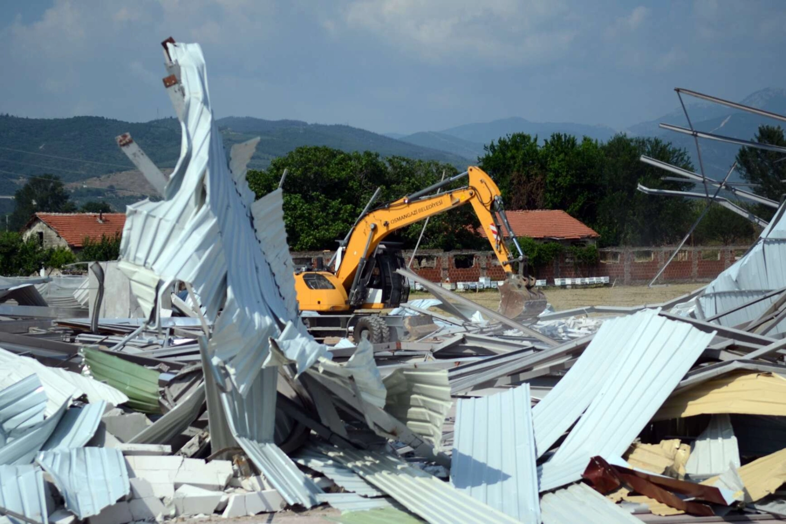 Bursa Ovasında kaçak yapılarla mücadele sürüyor