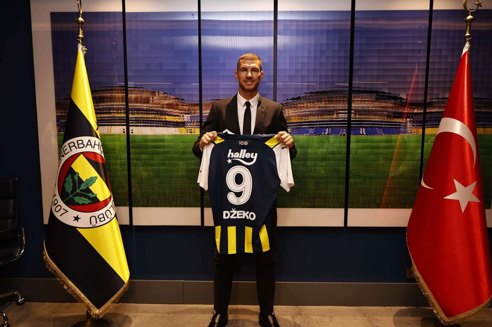 Edin Dzeko resmen Fenerbahçe’de