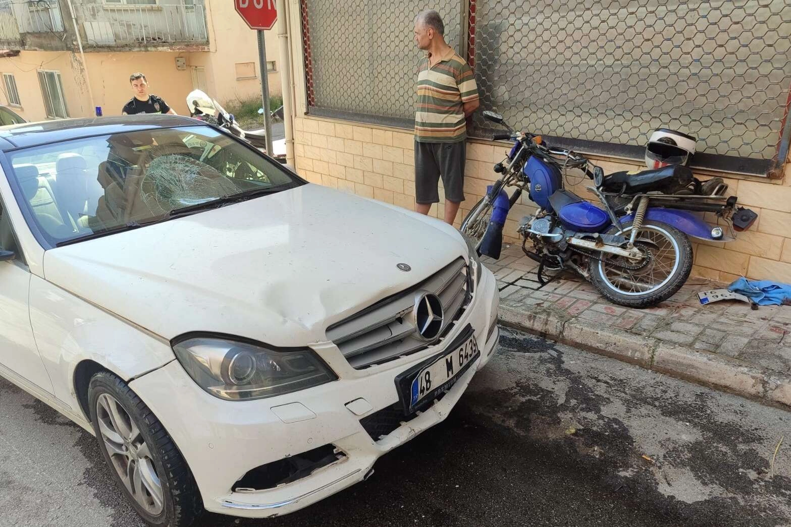 Motosikletle çarpıştı, yaralı sürücüyü bırakıp kaçtı