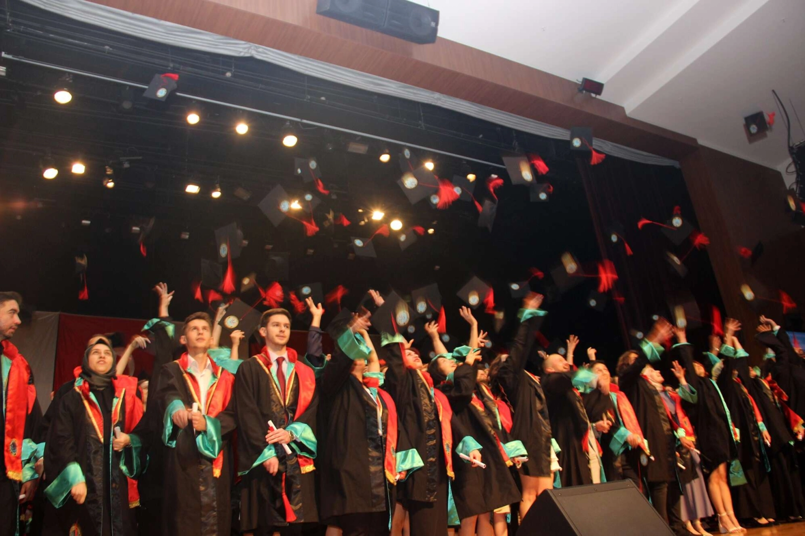 Uludağ Üniversitesi, hukukçularını mezun etti.