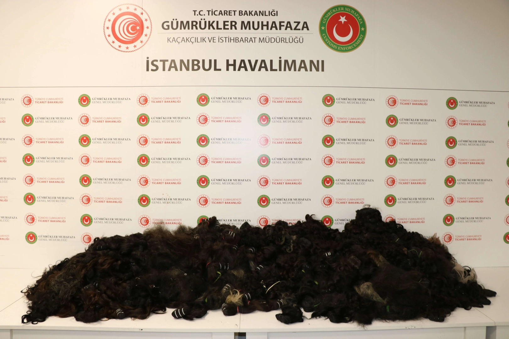 Havalimanı’nda 93 kilo insan saçı ele geçirildi.