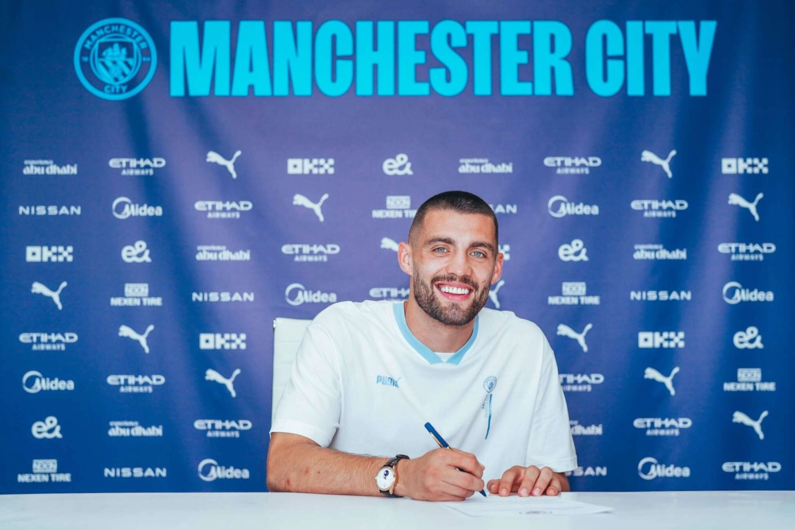 Manchester City, Mateo Kovacic'i kadrosuna kattı.