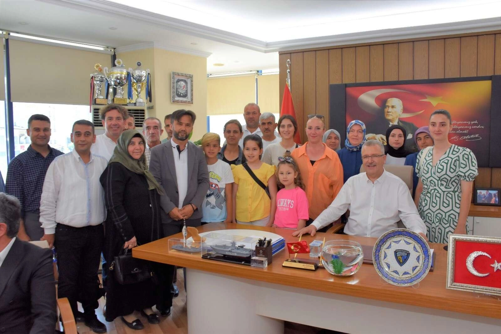 Karacabey’de belediye bayramlaşmasına halktan yoğun ilgi