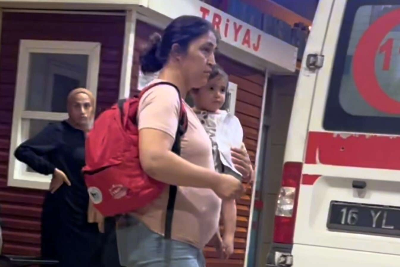 Bir yaşındaki bebek elektrik akımına kapıldı