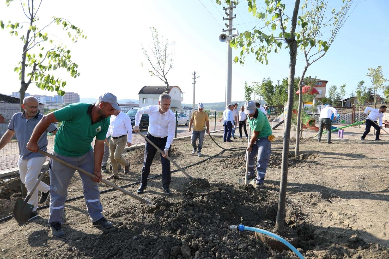 İnegöl'de 600 fidan 15 Temmuz şehitleri için dikildi