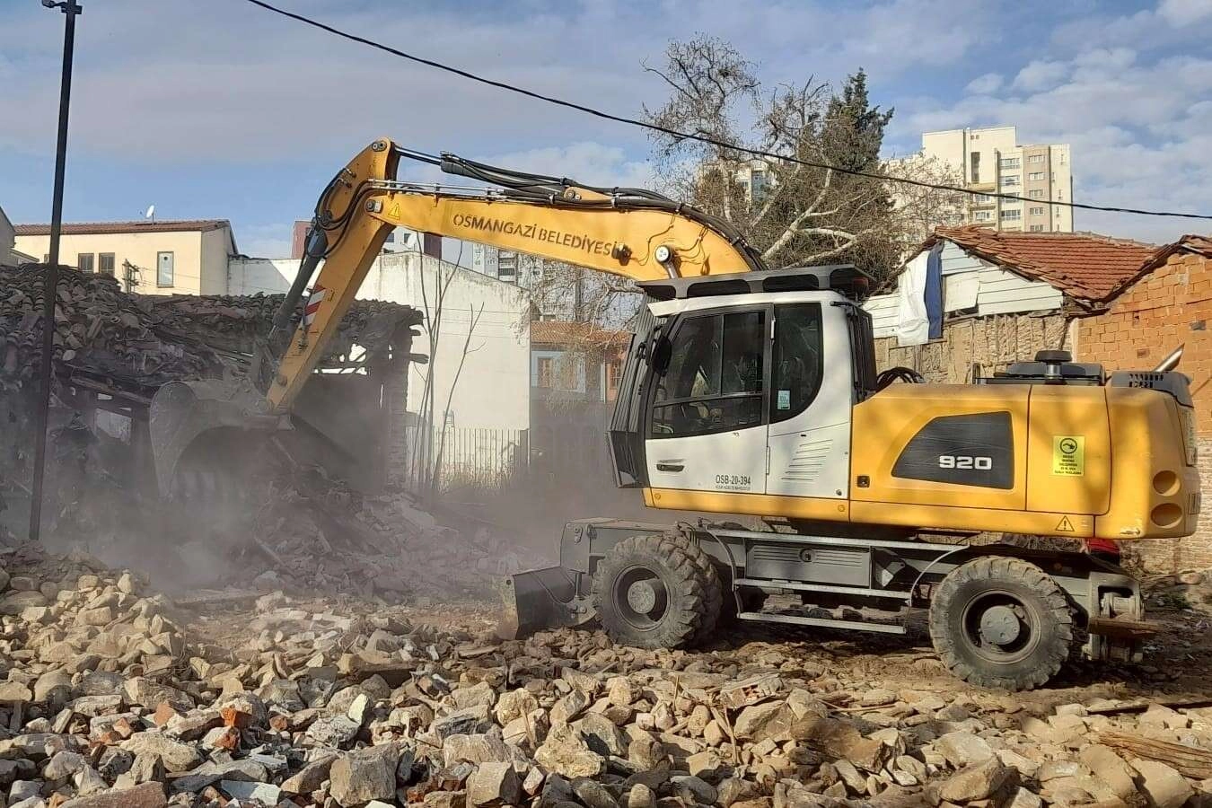 Tarihi bölge metruk binalardan temizlendi