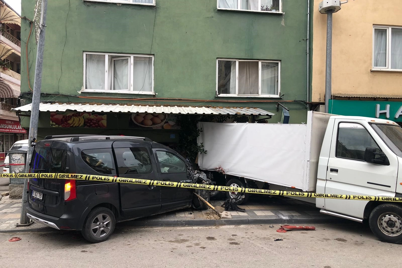 Servis bekleyen işçi talihsiz kazada hayatını kaybetti