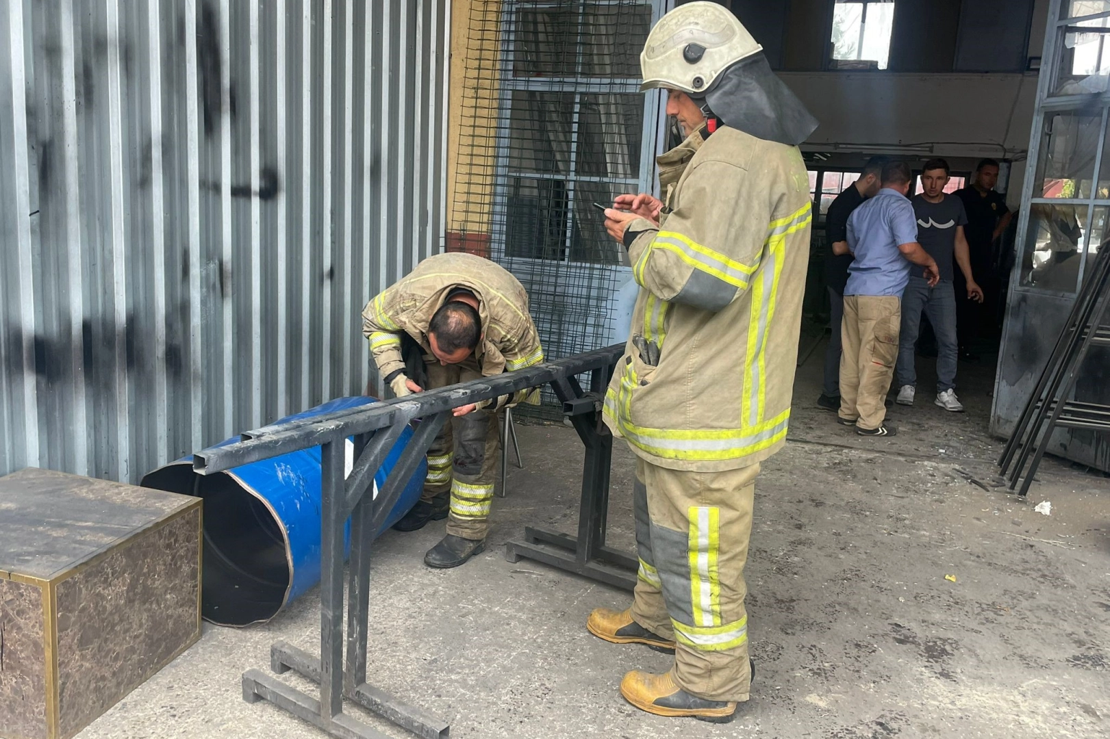 Yakıt dolu varil bomba gibi patladı! 1 kişi ağır yaralandı