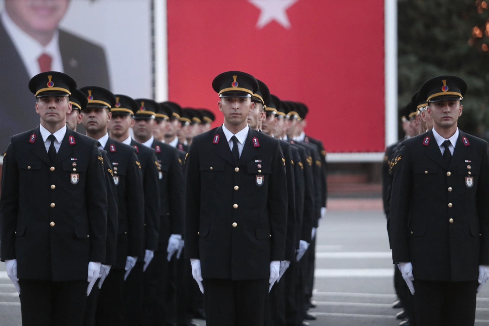 Işıklar Jandarma Meslek Yüksekokulu'nda mezuniyet coşkusu