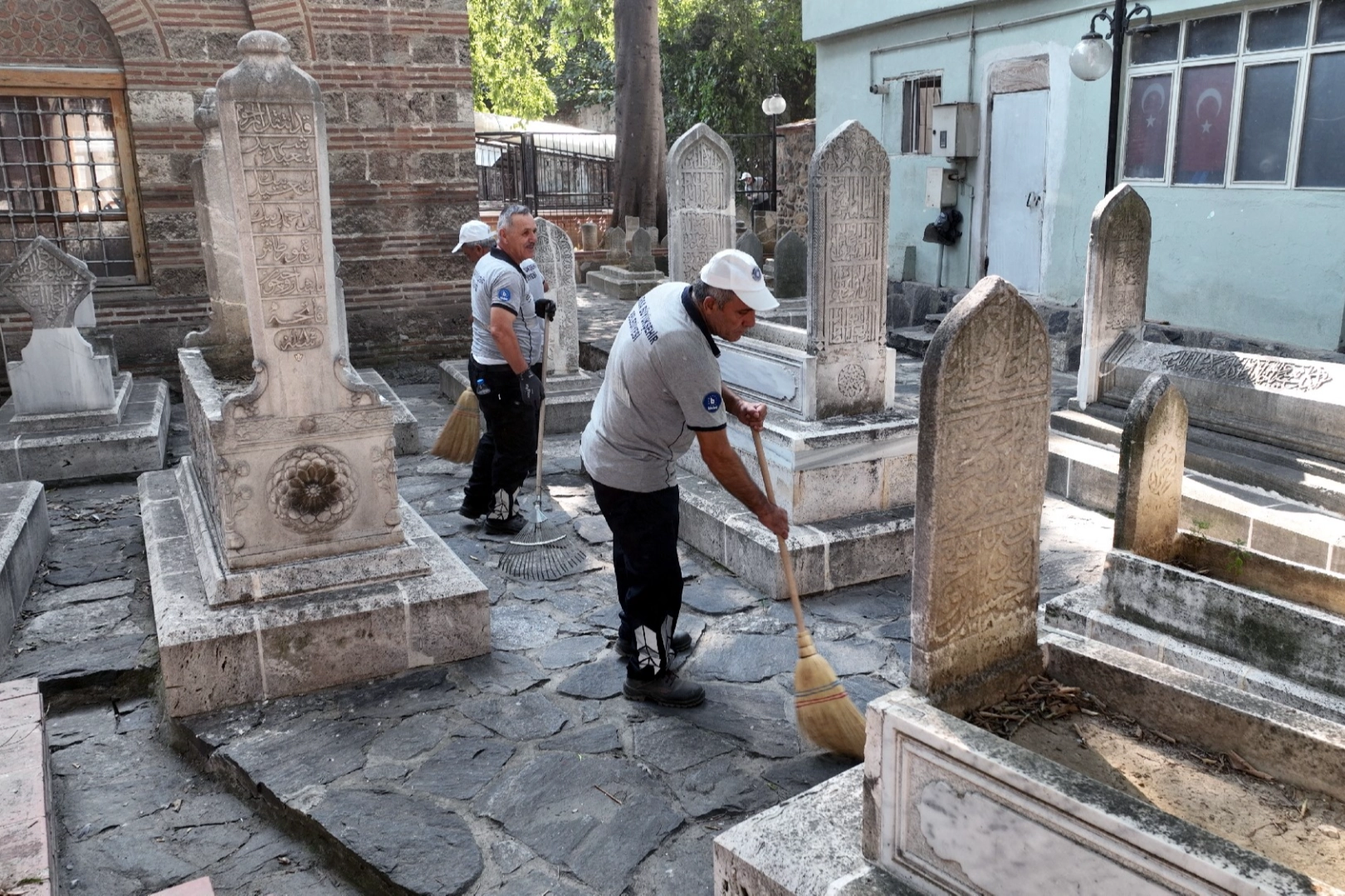 Bursa'da hazirelere bakım çalışmaları devam ediyor