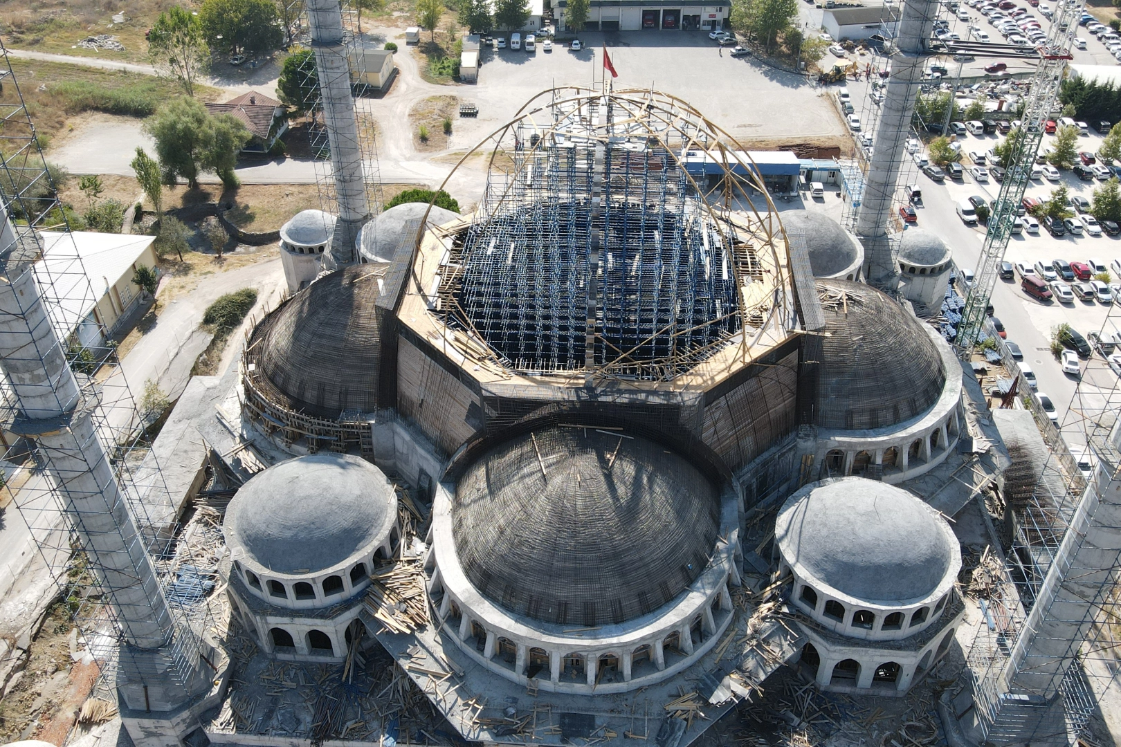 Uludağ Üniversitesi'ndeki caminin kaba inşaatı bitiyor