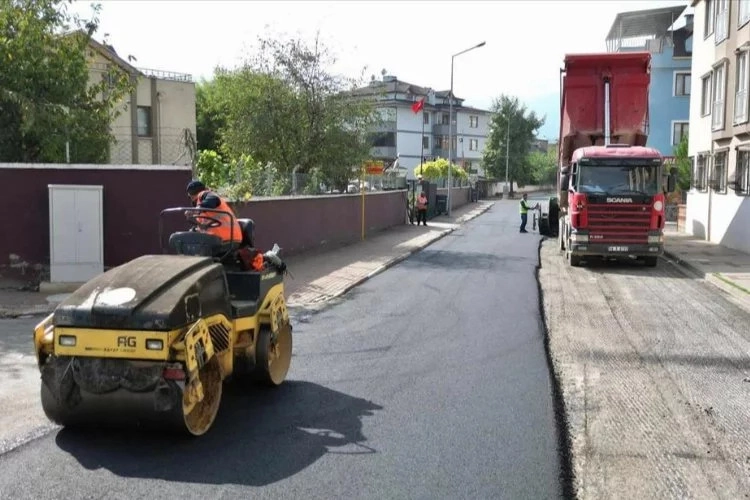 İnegöl'de asfaltlama çalışmaları sürüyor