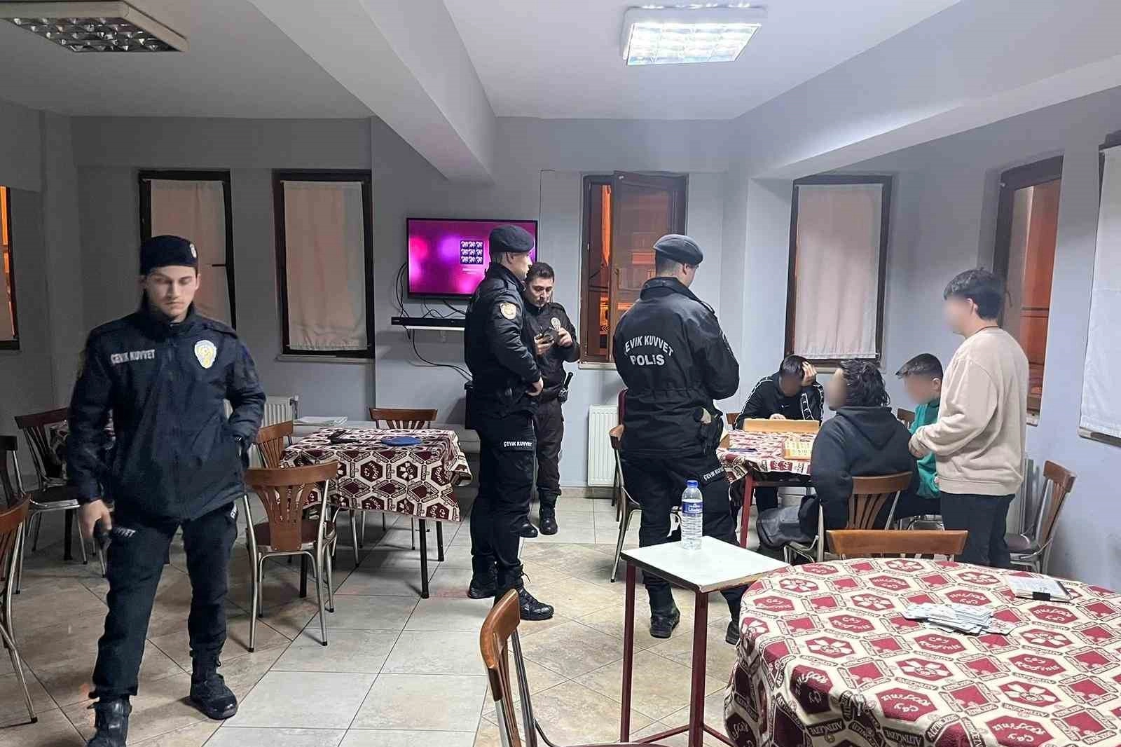 Bursa polisinin uygulamaları devam ediyor